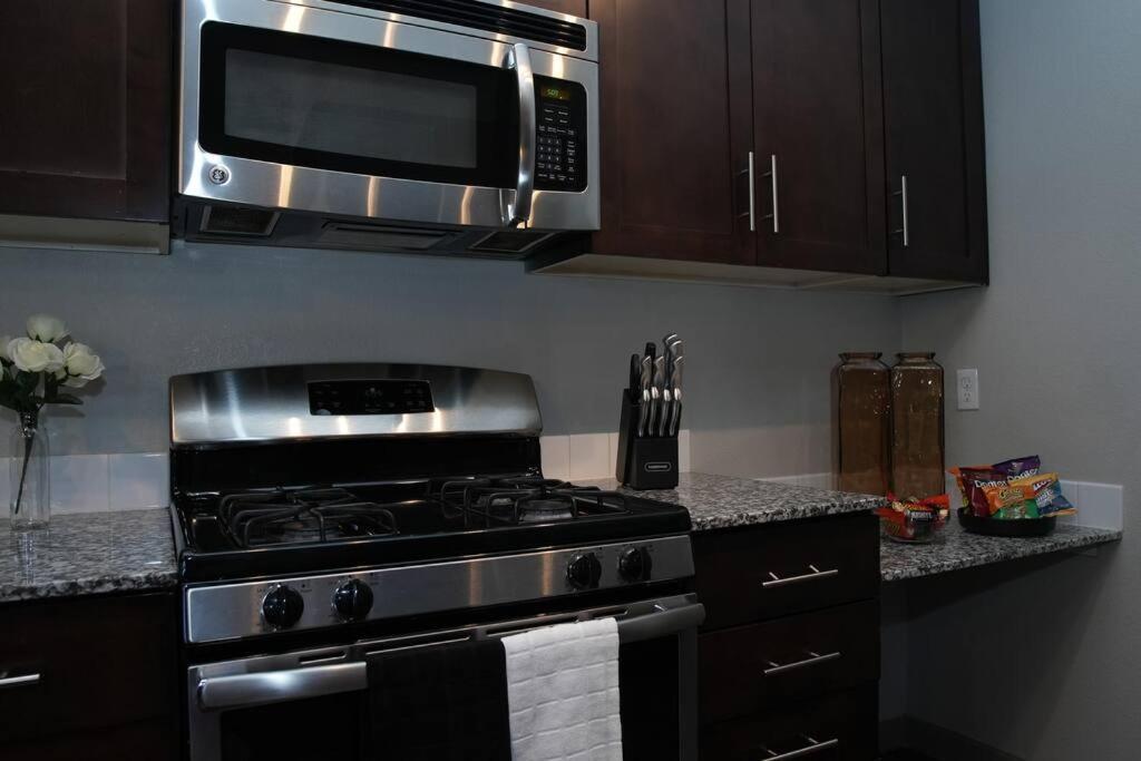 Beautiful Townhome With Garage In Las Vegas Kültér fotó